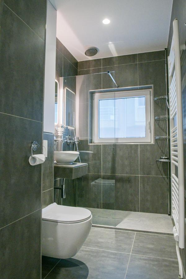 Modern Gelijkvloers Gezinsappartement Кнокке-Хейст Экстерьер фото
