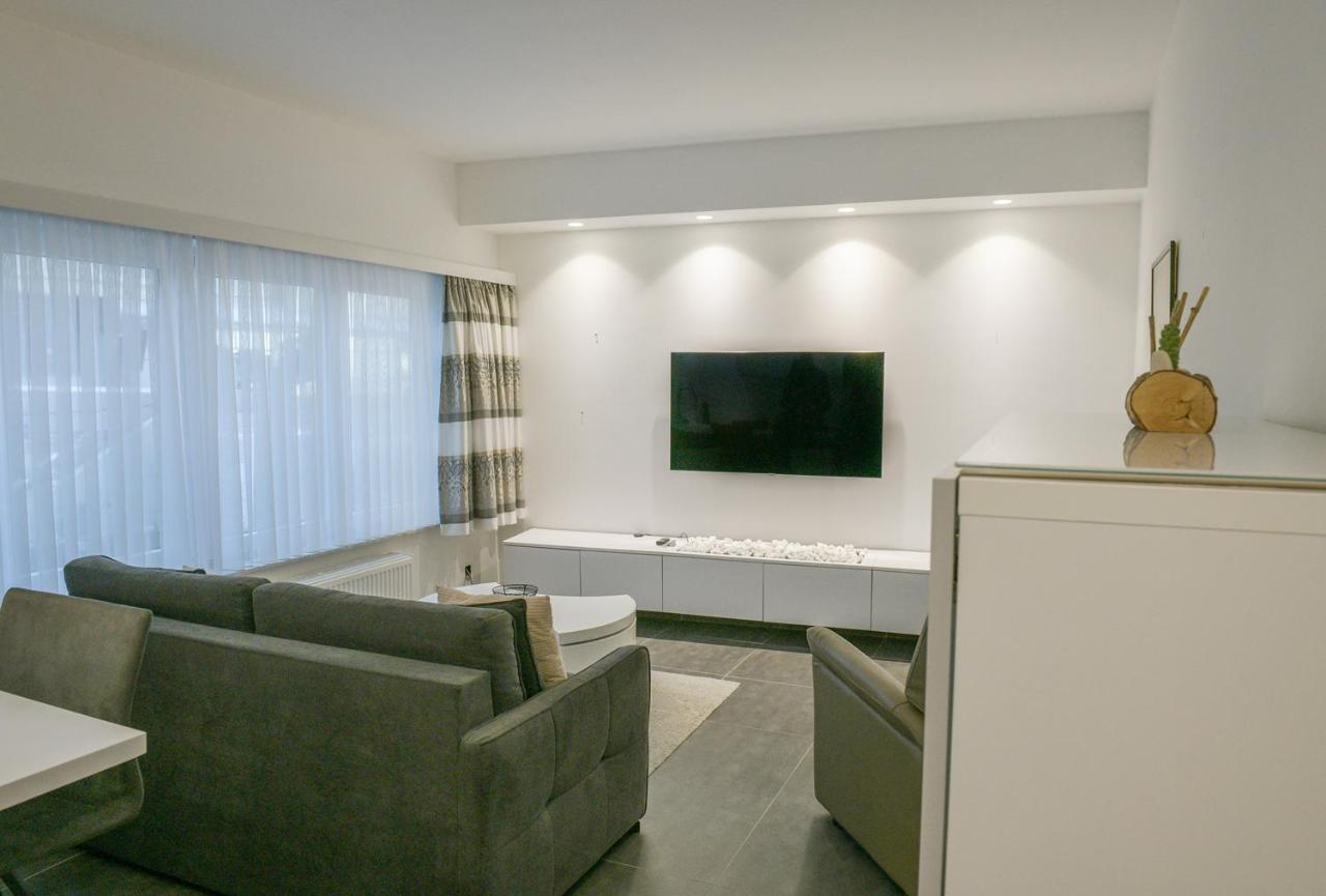Modern Gelijkvloers Gezinsappartement Кнокке-Хейст Экстерьер фото