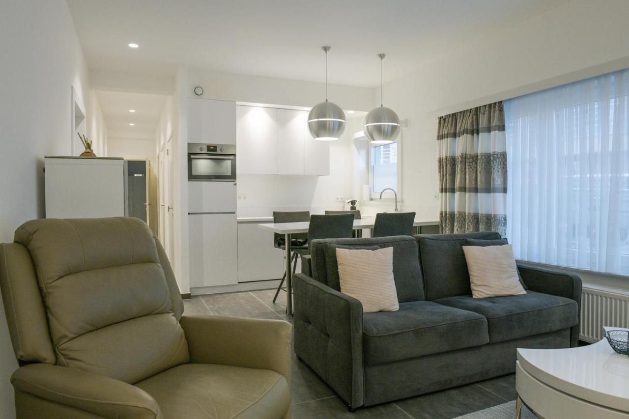 Modern Gelijkvloers Gezinsappartement Кнокке-Хейст Экстерьер фото